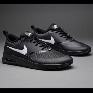 SOLD - Black Nike Air Max Thea
